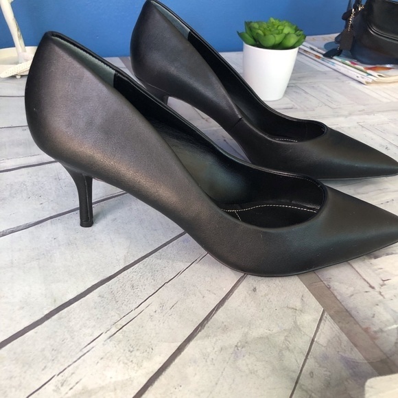 Charles by Charles David Black Heels - Picture 4 of 8